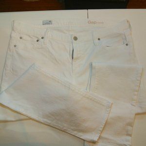 GAP 32r girlfriend jeans white